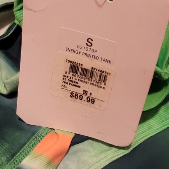 Oakley tank top with build in sports bra - Picture 6 of 7